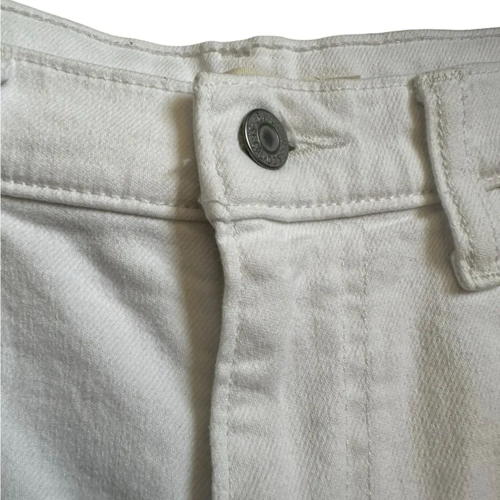 Levi’s Mid-length short, white, size 31
